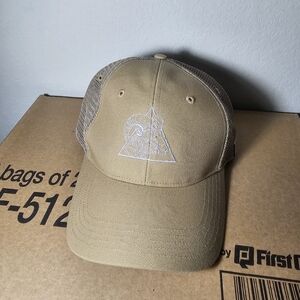 Carhartt truckers hat